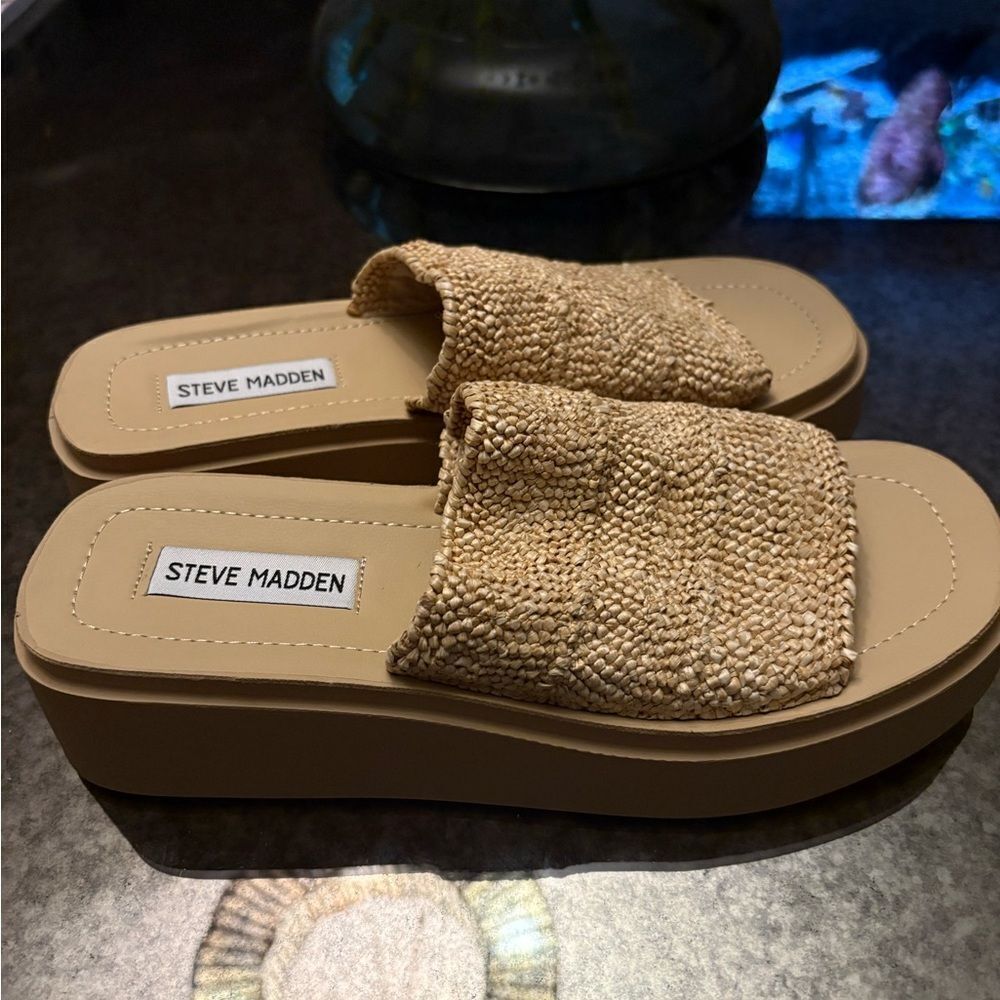 Steve Madden Gimmee Raffia Flatform Sandals